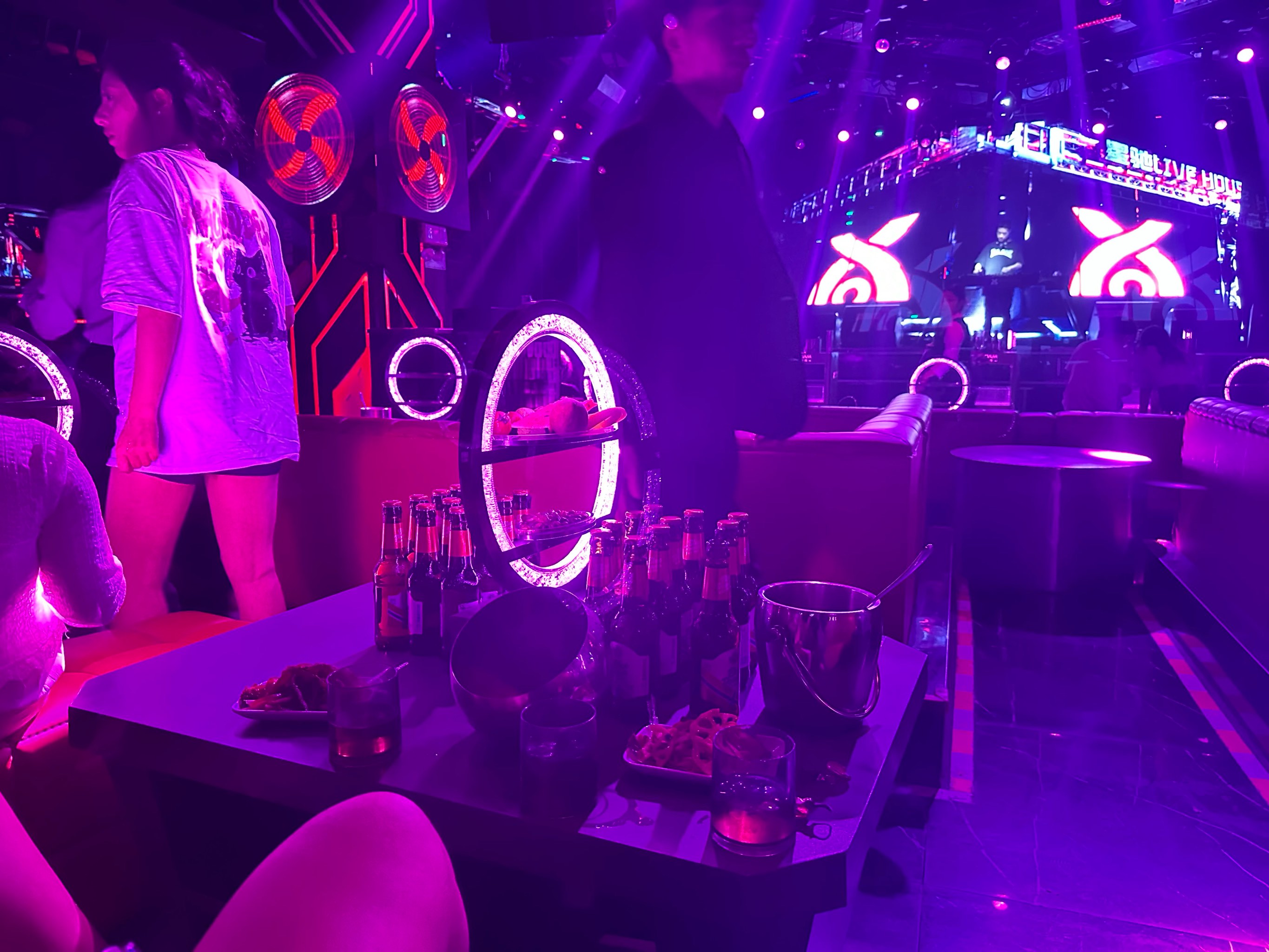 哈尔滨商务ktv划算吗优惠如何选择-依兰县ktv预订